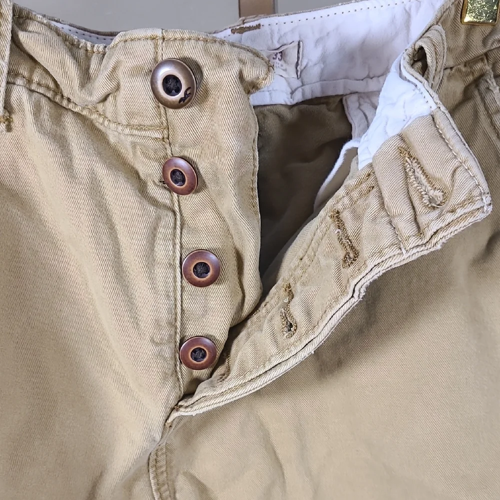 Hollister Tan Flat Front Shorts Versatile Casual Wear‎ Size 33